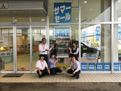 里塚店の愉快なスタッフ達から！！！