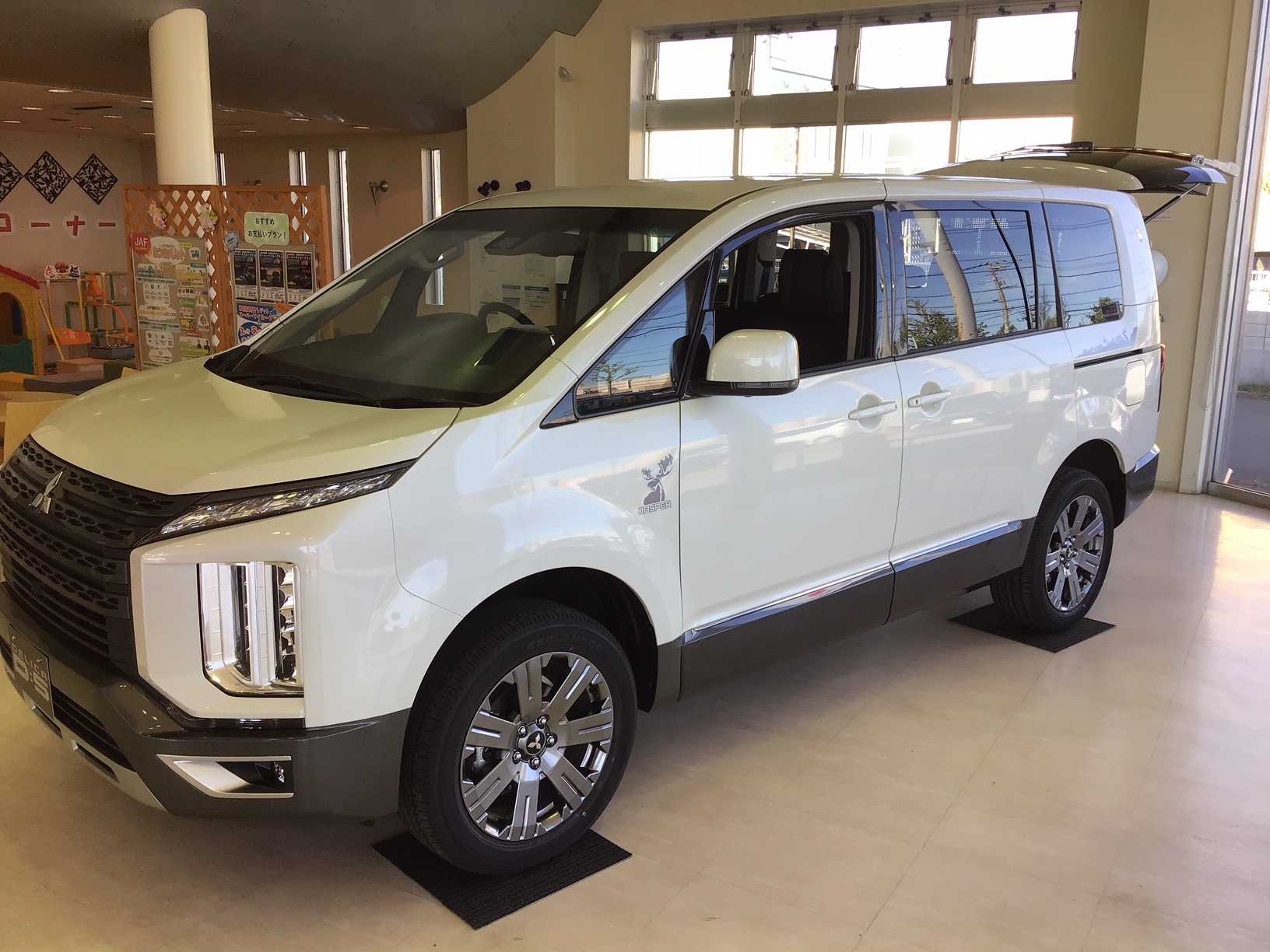 大放出!! JASPER 新車外し DELICA デリカ D5 ジャスパー 純正タイヤ 225/55R18 ＆ 純正アルミホイール 7J18+38 H5P114.3 デリカＤ：５ ＪＡＳＰＥＲ 展示開始！！ \u2013 厚別通店Blog \u2013 北海道三菱