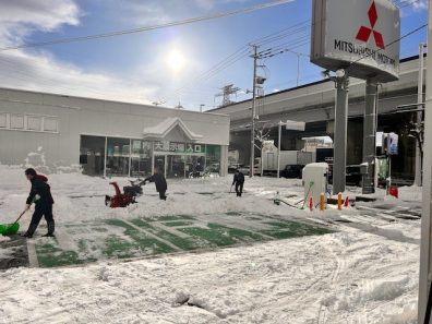 大雪でも元気に営業！！